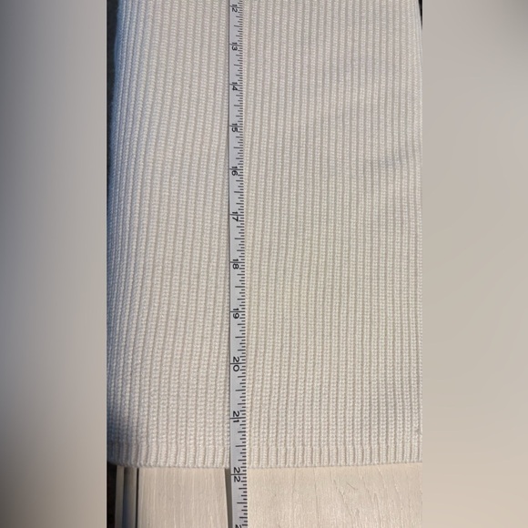 Banana Republic Heavy Knit Cropped Sweater, White, Size S - Picture 8 of 8